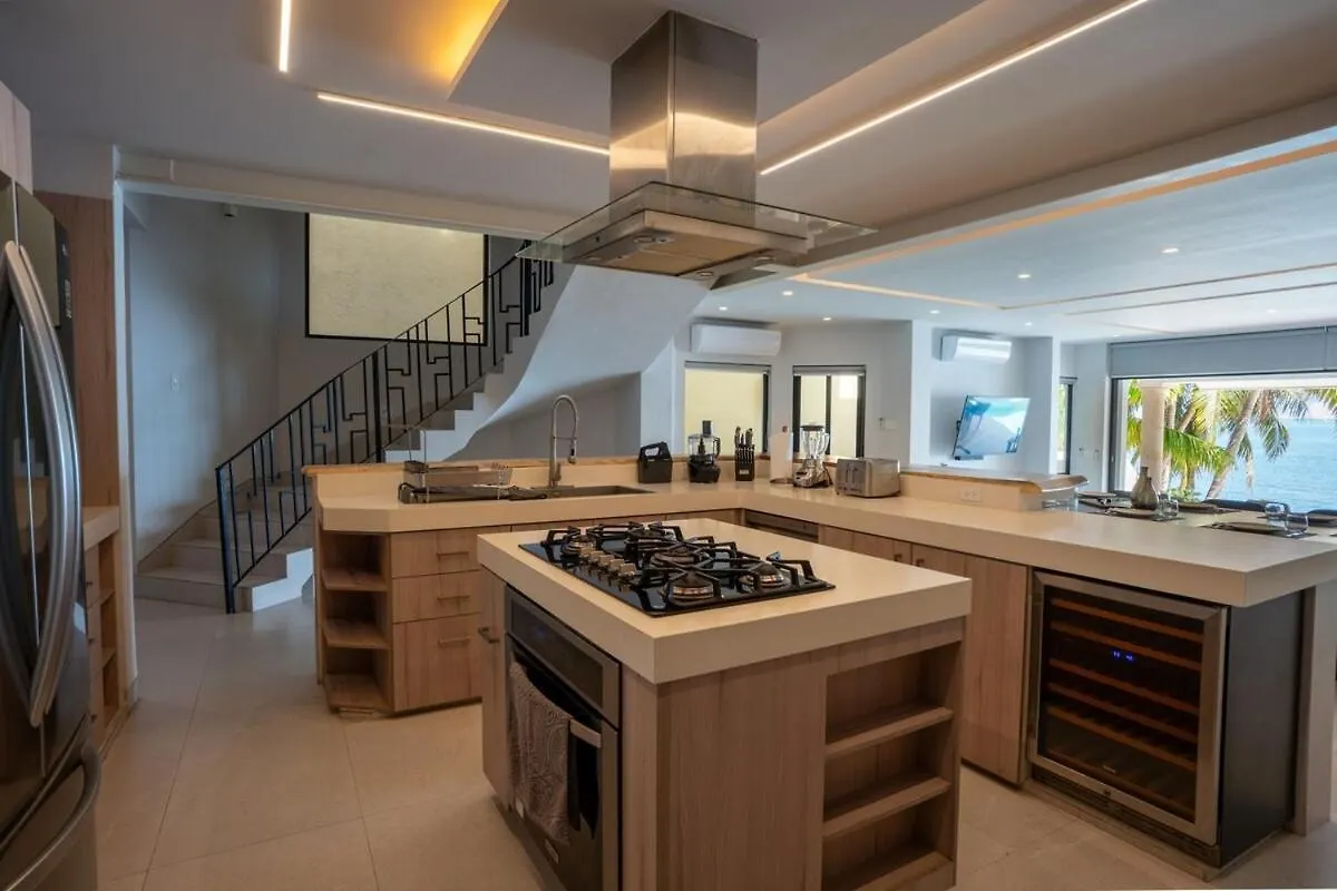 6Br Modern Oceanfront Villa With Large Infinity Pool Cancún Mexikó