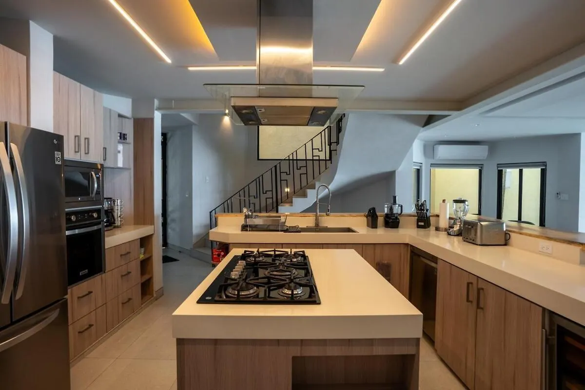 6Br Modern Oceanfront Villa With Large Infinity Pool Cancún