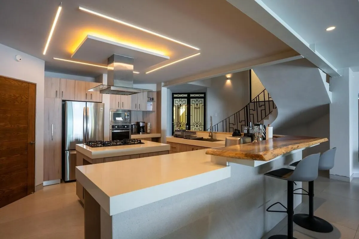 6Br Modern Oceanfront Villa With Infinity Pool Cancún