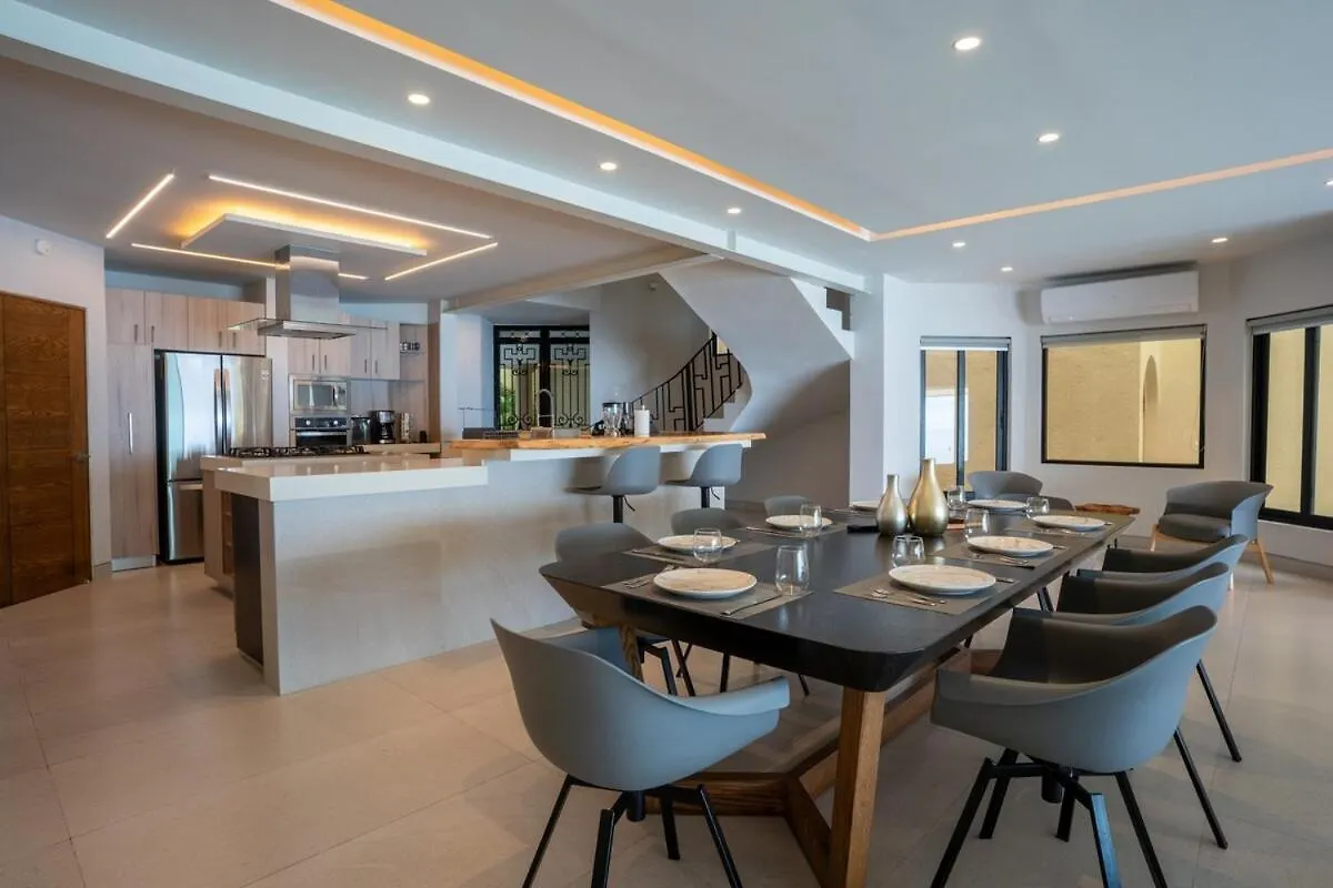 6Br Modern Oceanfront Villa With Infinity Pool Cancun